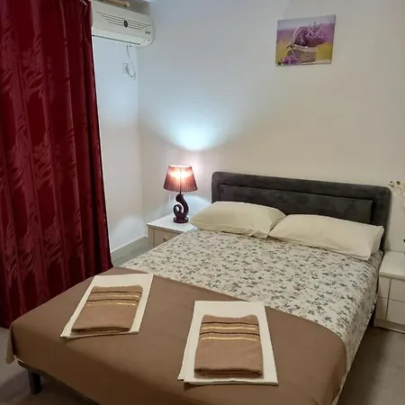 Bugenvilija * Budva